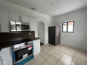 3161 SW 2nd St in Miami, FL - Building Photo - Building Photo
