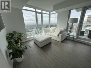 4458 Beresford St. in Burnaby, BC - Building Photo - Building Photo