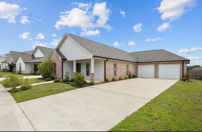 816 Long Leaf Cir in Brandon, MS - Building Photo - Building Photo