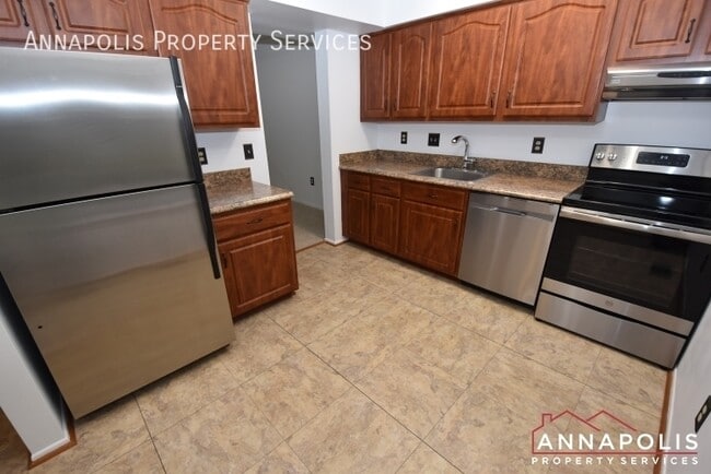 1241 Birchcrest Ct in Arnold, MD - Building Photo - Building Photo