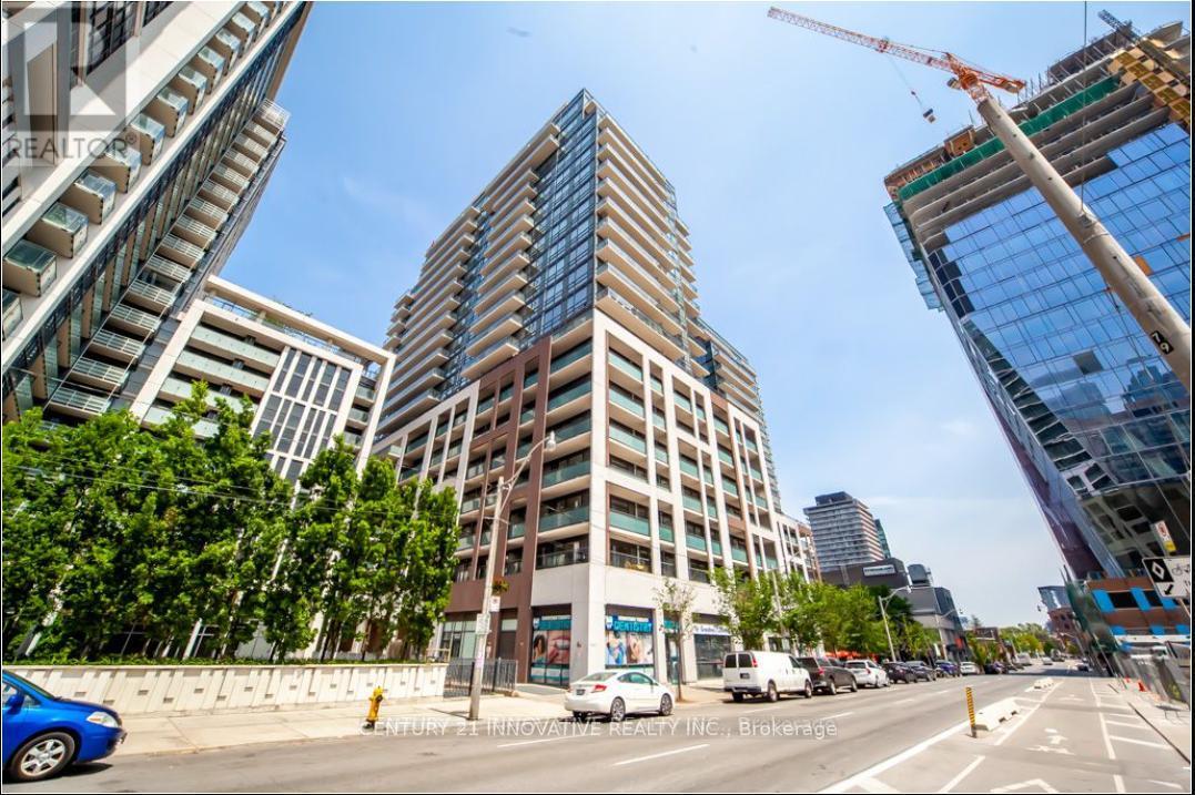 460 Adelaide St E in Toronto, ON - Building Photo