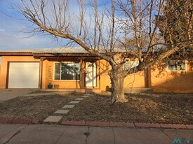 2821 Duckworth Ave in Clovis, NM - Building Photo