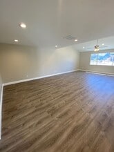 2979 Amarillo Ave in Simi Valley, CA - Foto de edificio - Building Photo
