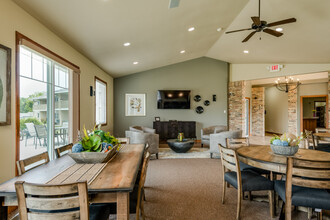 Canterbury Creek Apartments in Green Bay, WI - Building Photo - Interior Photo