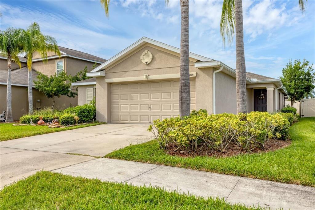 16505 Myrtle Sand Dr in Wimauma, FL - Building Photo