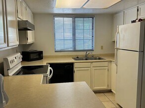 1905 E University Dr in Tempe, AZ - Foto de edificio - Building Photo