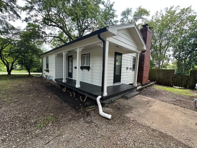 8044 James A Reed Rd in Kansas City, MO - Building Photo - Building Photo
