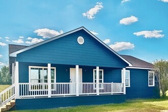 1040 Darst Rd in Beasley, TX - Foto de edificio - Building Photo