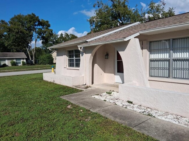 13104 Serpentine Dr in Hudson, FL - Building Photo - Building Photo