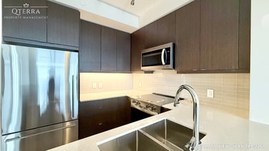 3270 Sheppard Av E in Toronto, ON - Building Photo - Building Photo