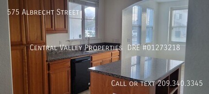 575 Albrecht St in Manteca, CA - Building Photo - Building Photo