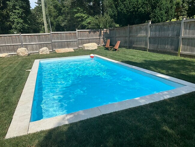 property at 1 Juniper Rd