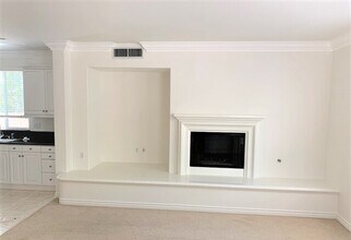 2811 Timberlyn Trail Rd in Fullerton, CA - Foto de edificio - Building Photo