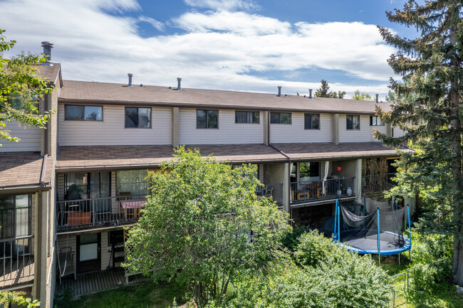 Sunnyhill Housing Co-operative in Calgary, AB - Building Photo - Building Photo