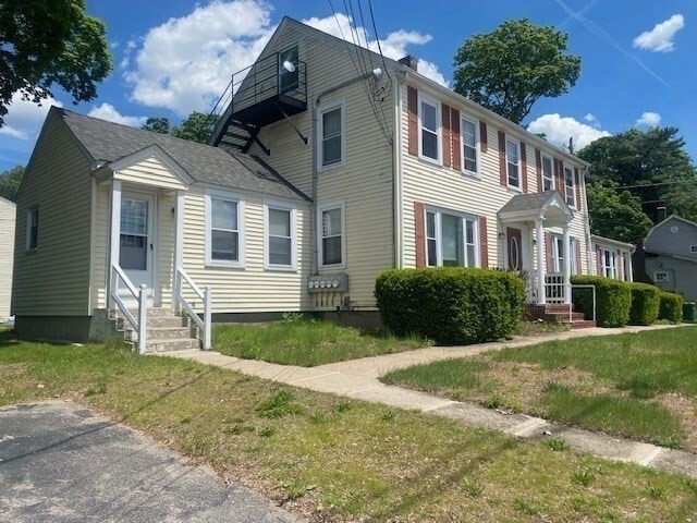172 Commonwealth Ave in Attleboro Falls, MA - Building Photo - Building Photo