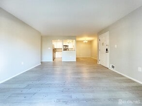 402 Lancaster Ct in Piscataway, NJ - Building Photo - Building Photo