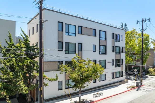 Special Promo! Private Bed near UC Berkeley! in Berkeley, CA - Building Photo - Building Photo