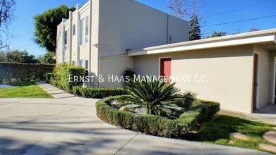 3690 Country Club Dr in Long Beach, CA - Building Photo - Building Photo