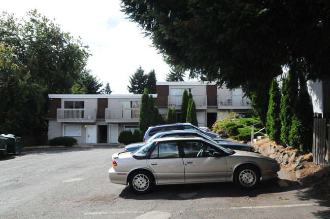 Burien Continental Apartments in Burien, WA - Building Photo - Building Photo