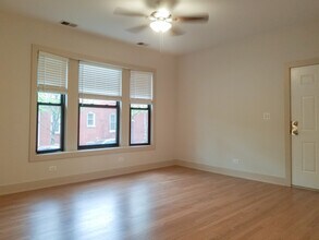 2009 W Cortez St, Unit 13 in Chicago, IL - Building Photo - Building Photo
