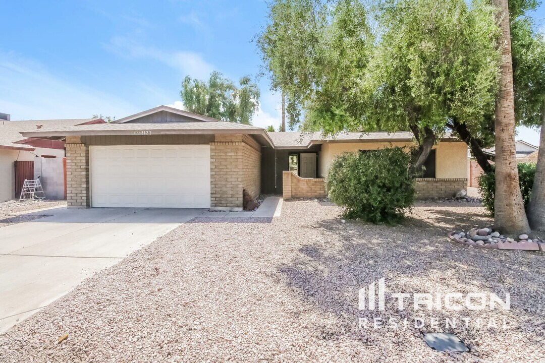 3122 S Rogers in Mesa, AZ - Building Photo