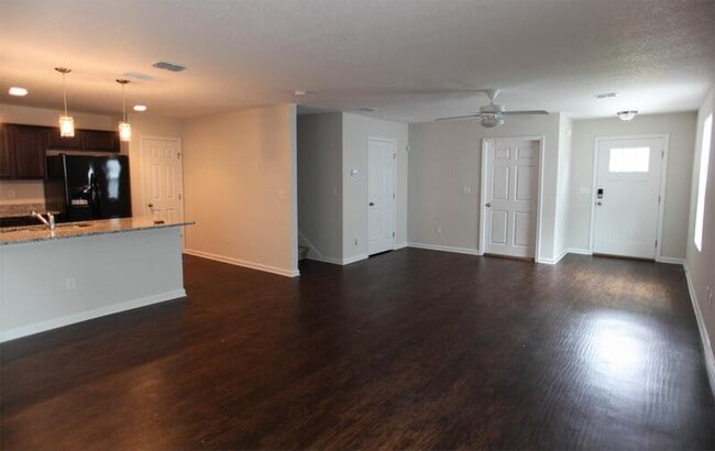 8207 Highfield Ave in Jacksonville, FL - Building Photo - Building Photo