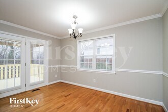 4025 Lofter Ct in Winston-Salem, NC - Foto de edificio - Building Photo