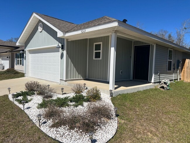 5269 Peach Dr in Milton, FL - Building Photo - Building Photo