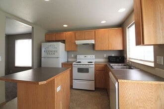 8708 Overland Ct in Pasco, WA - Building Photo - Building Photo