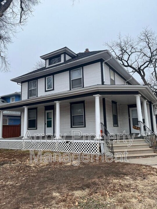 2068 S 18th St in Lincoln, NE - Building Photo