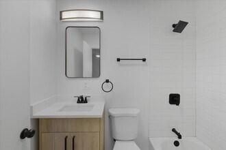 7358 N Winchester Ave, Unit 2F in Chicago, IL - Building Photo - Building Photo