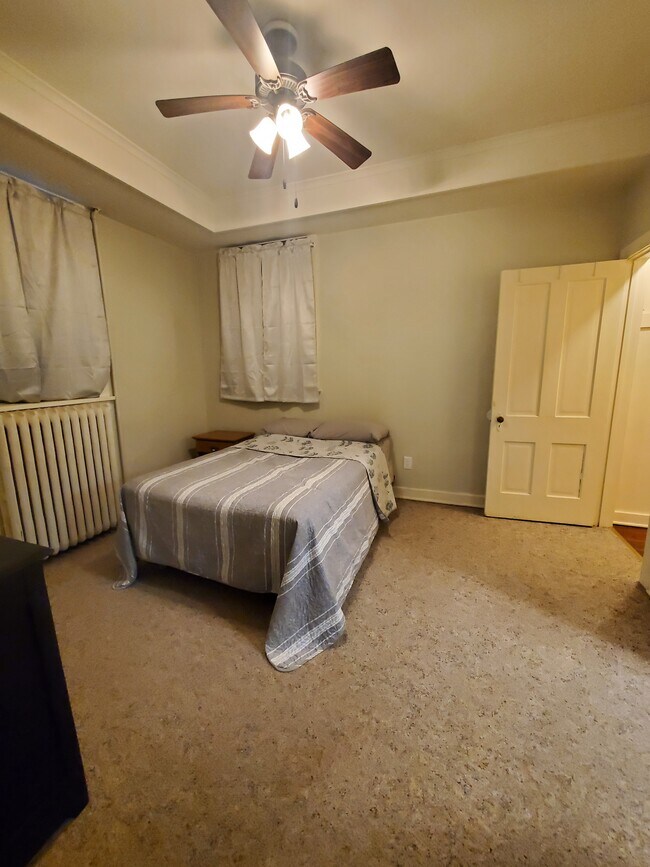 1338 Main St in Dubuque, IA - Foto de edificio - Building Photo