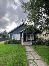 121 N Hagerman St, Unit B in Houston, TX - Building Photo - Building Photo