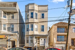 30 Wainwright St, Unit 1 in Newark, NJ - Building Photo