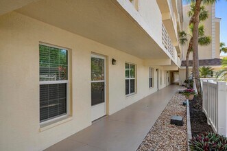 1015 Wexford Blvd in Venice, FL - Building Photo - Building Photo