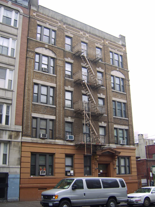 2341 Andrews Ave in Bronx, NY - Building Photo