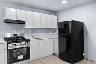 805 S 32nd St in Temple, TX - Building Photo - Building Photo