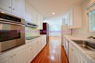 880 Tamarack Dr in San Rafael, CA - Foto de edificio - Building Photo