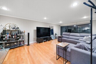 18 Massa Ln-Unit -B4 in Edgewater, NJ - Foto de edificio - Building Photo