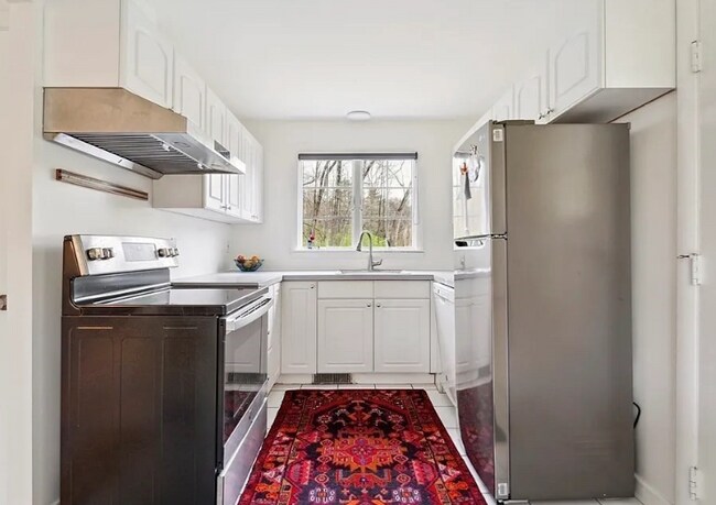 64 Trapelo Rd in Lincoln, MA - Building Photo - Building Photo