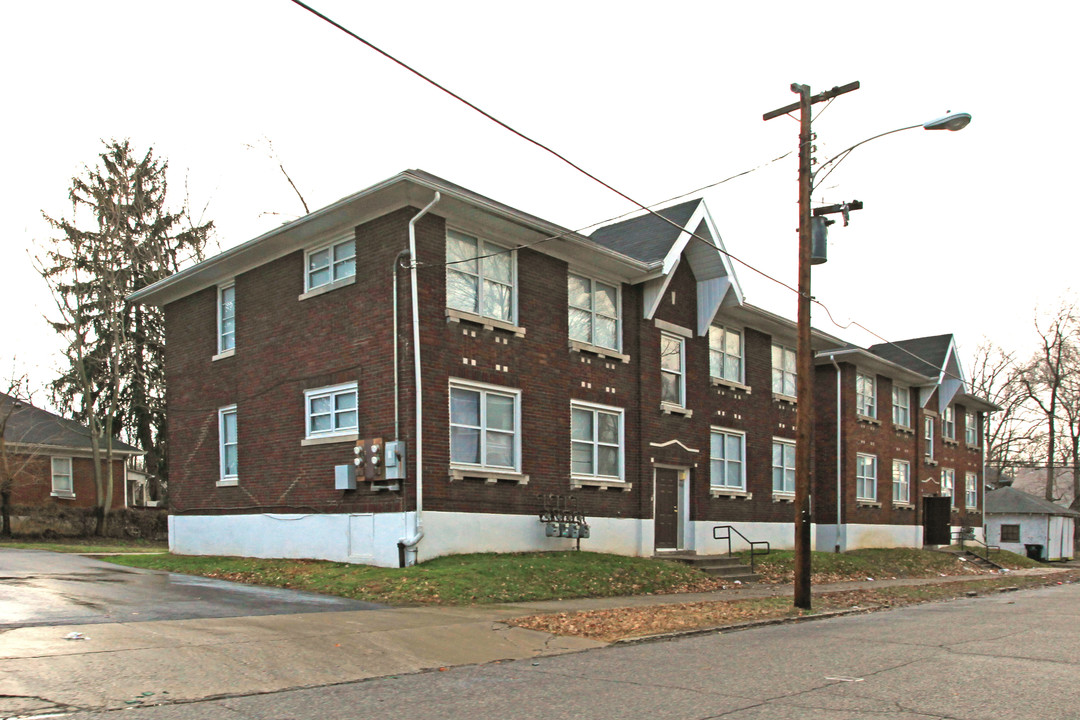 Directions Apartments in Louisville, KY - Building Photo