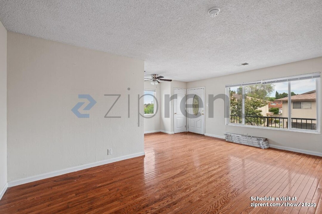 2123 Peppertree Way in Antioch, CA - Building Photo