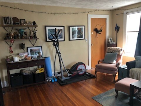 21 Shannon St, Unit 2 in Boston, MA - Foto de edificio - Building Photo