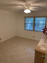 63 Sheffield C in West Palm Beach, FL - Building Photo - Building Photo