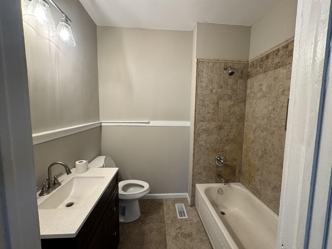 2017 Lee High Dr NE in Huntsville, AL - Building Photo - Building Photo