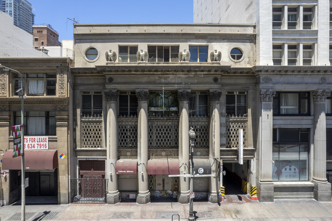 717-721 S Spring St in Los Angeles, CA - Building Photo