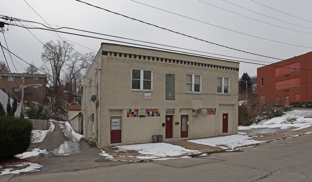 523 N Fourth St in Clairton, PA - Building Photo