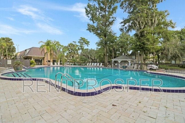 property at 4022 Versailles Dr