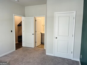8 Iron Dr in Newnan, GA - Building Photo - Building Photo