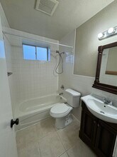 16943 Hanson Dr, Unit D in Eagle River, AK - Building Photo - Building Photo